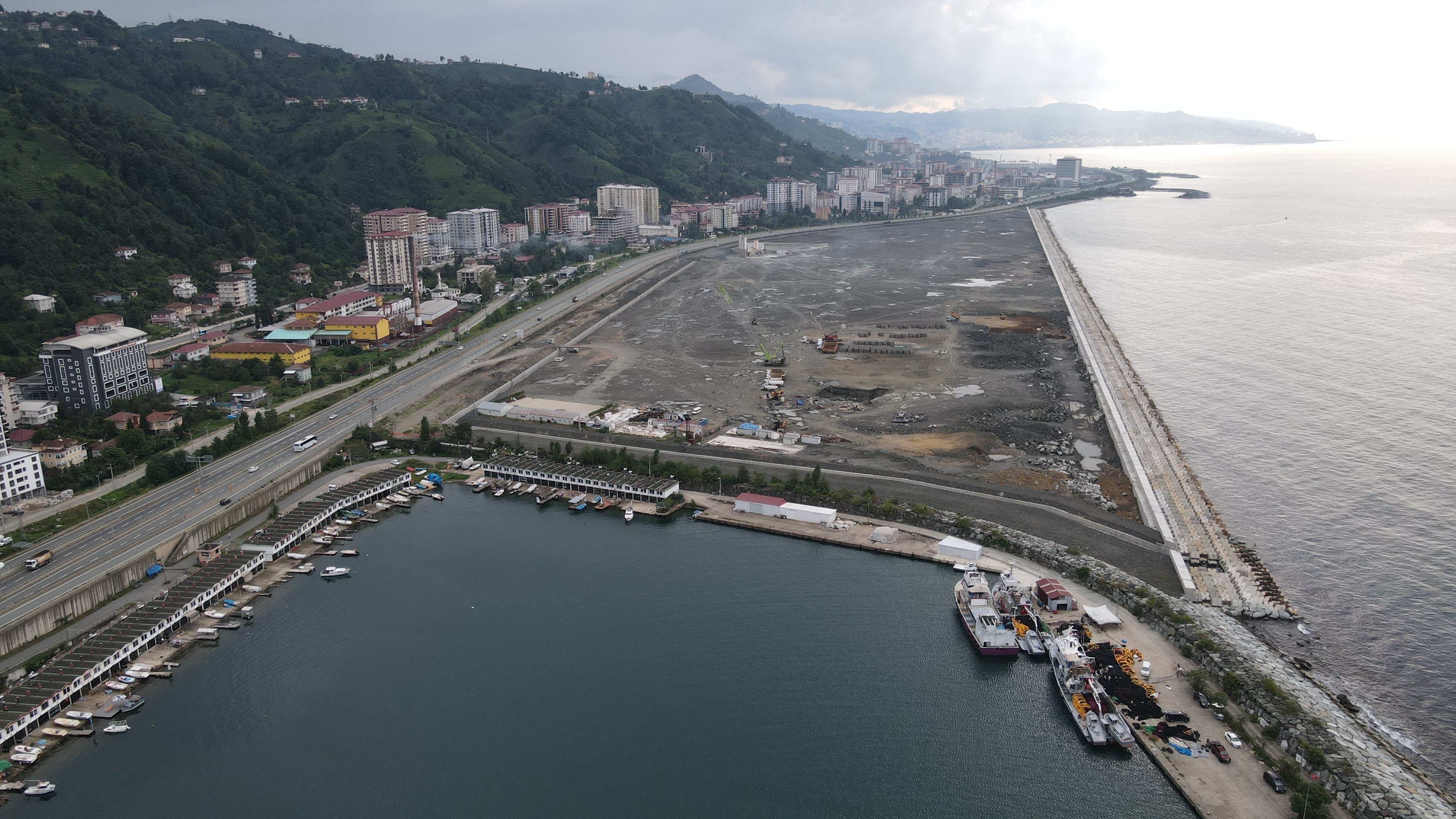 Rize Şehir Hastanesinin deniz dolgusunda sona geliniyor