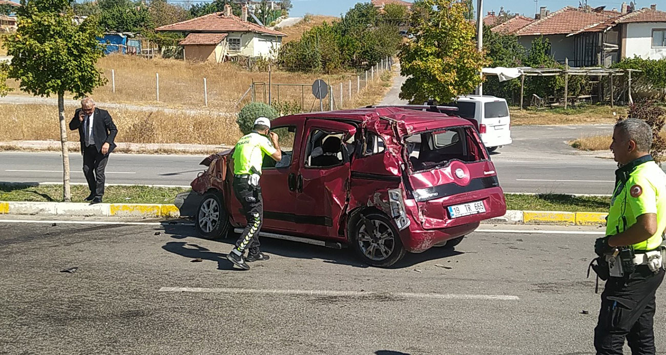 Ters yöne giren çekici ile ticari araç birini biçti geçti