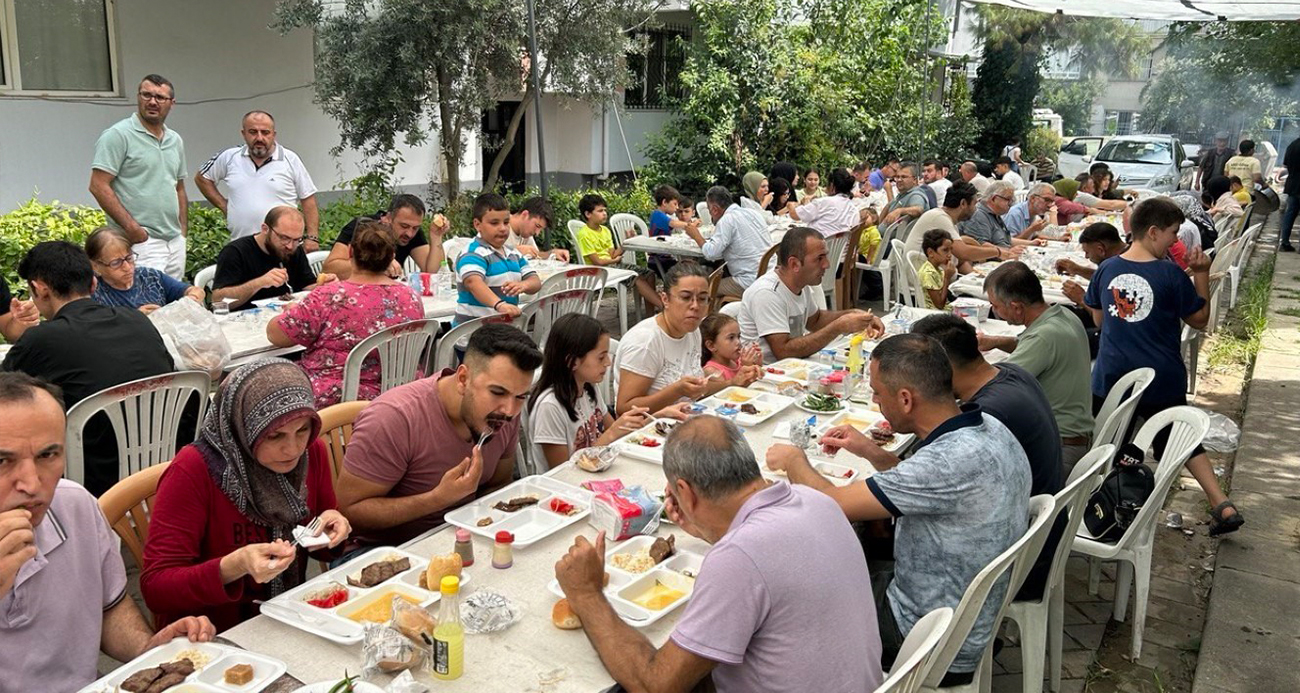 Bedava yemek için Mevlüt Bulma grubu kurdular