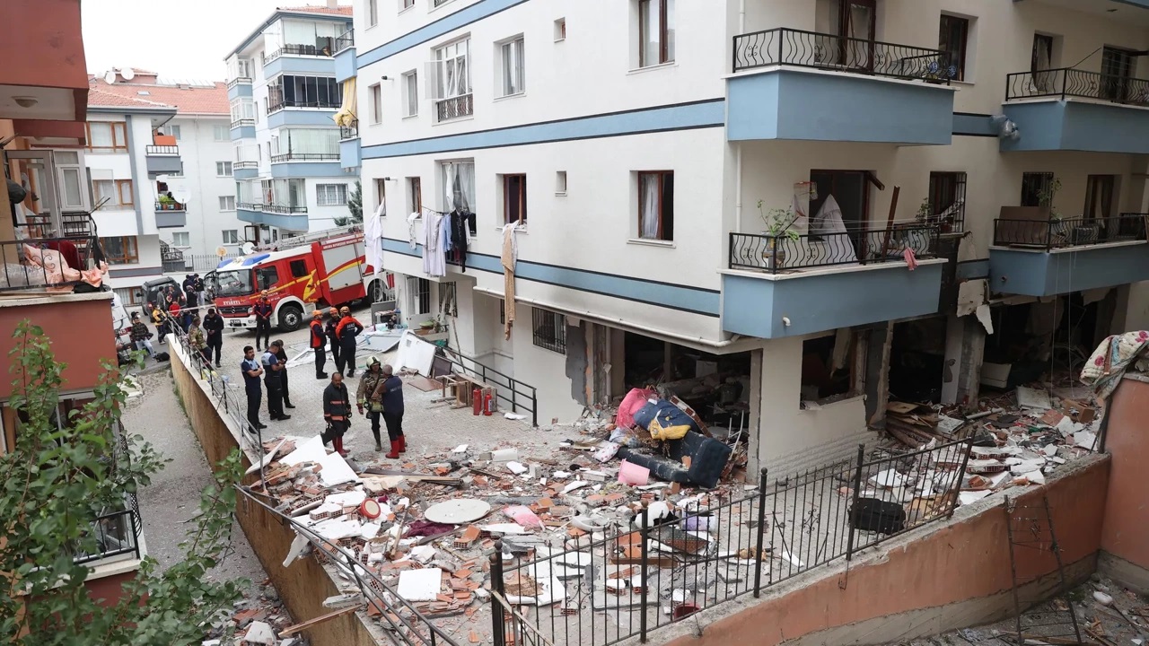 Ankarada doğal gaz patlaması 1 kişi hayatını kaybetti