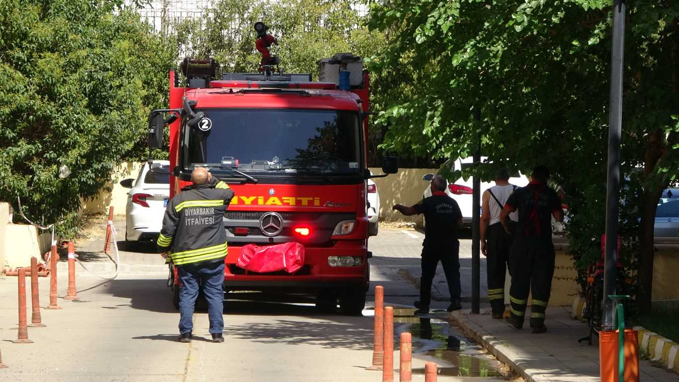 Diyarbakır da hukuk bürosunda yangın